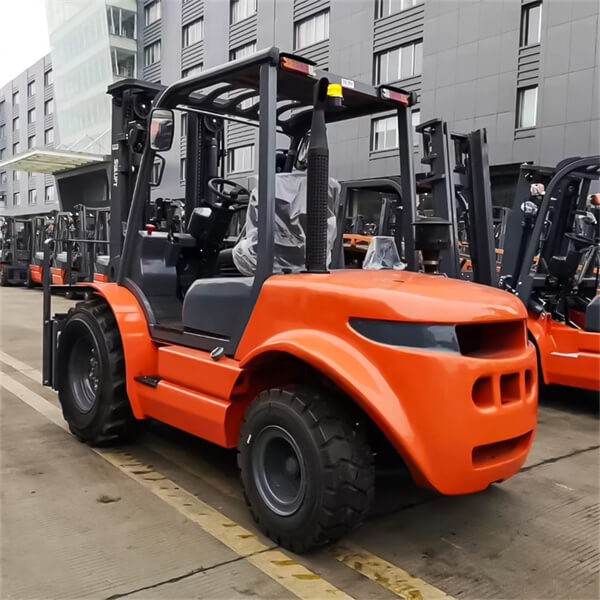 5 tonnás terepjáró targonca